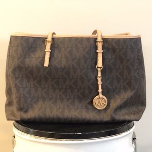 Michael Kors Jet Set Tote